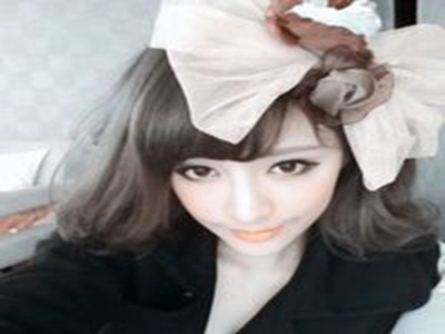 美女脱裤衩扒开尿口给男子摸,游戏道德争议：大胆互动引关注-4